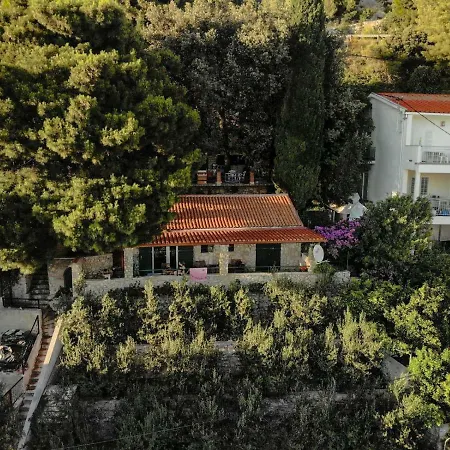 Cottage Holiday Home *