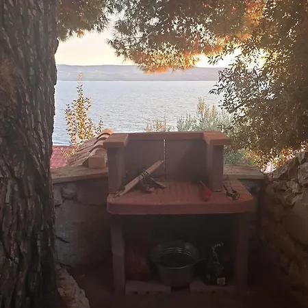 Cottage Holiday Home 펜션 오미스