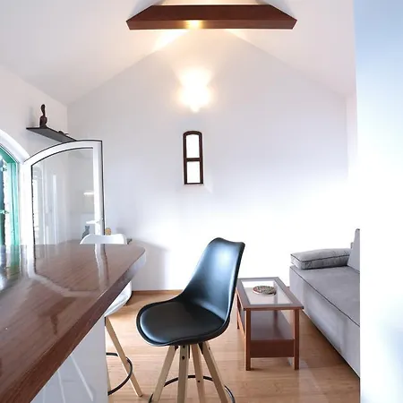 Cottage Holiday Home 오미스