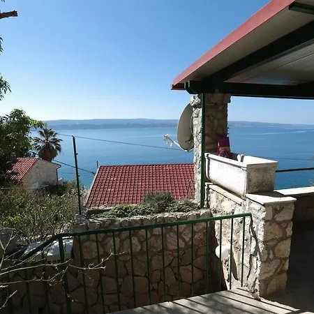 Cottage Holiday Home 오미스